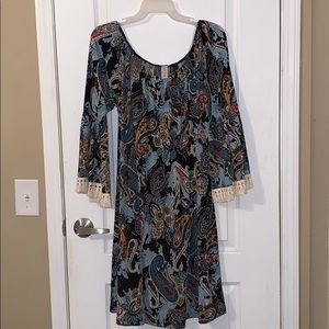 Patterned bell sleeve dress!